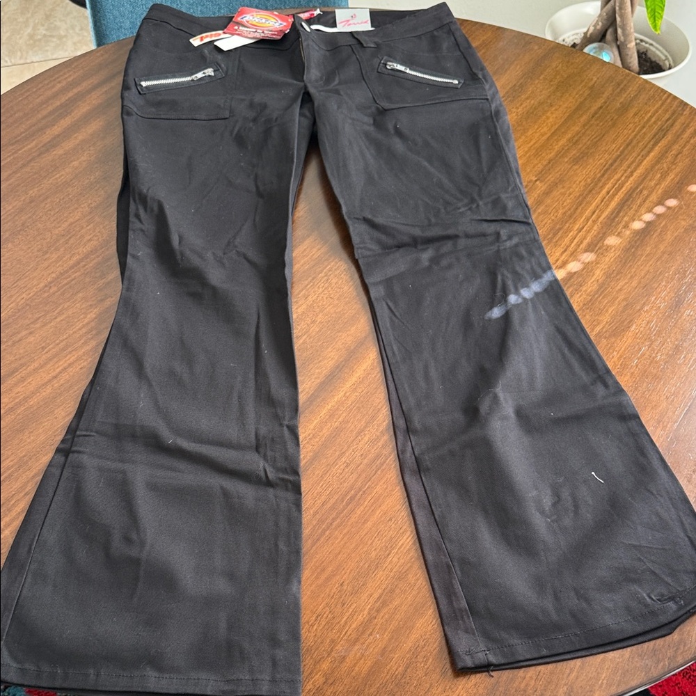 Torrid WomenDickies Black Pants with Zipper & Button Details size 14 nwt